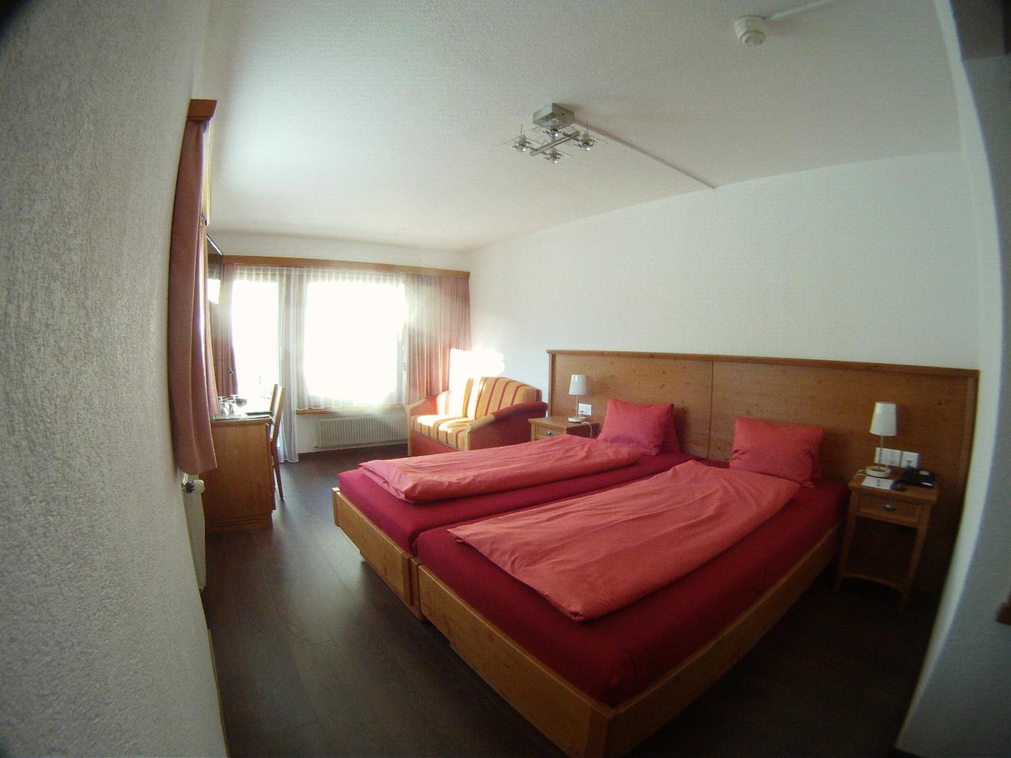 Cresta Hotel Клостерс Екстер'єр фото